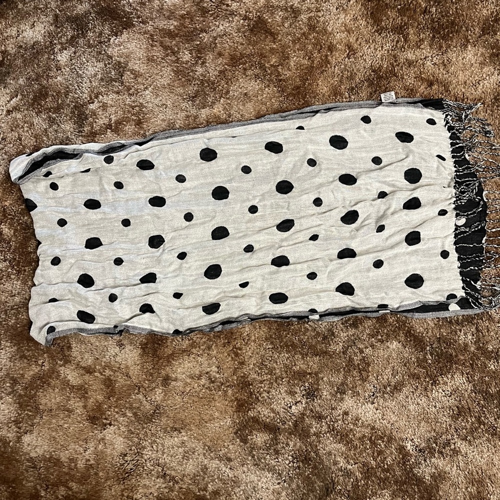 Reversible black & white metallic